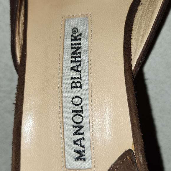Manolo Blahanik Brown Suede Kitten Heels- Authentic - Picture 7 of 10